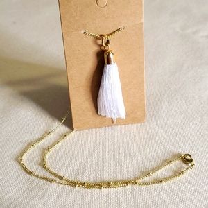 🔸️5/$25🔸️Goldtone Tassle Necklace
